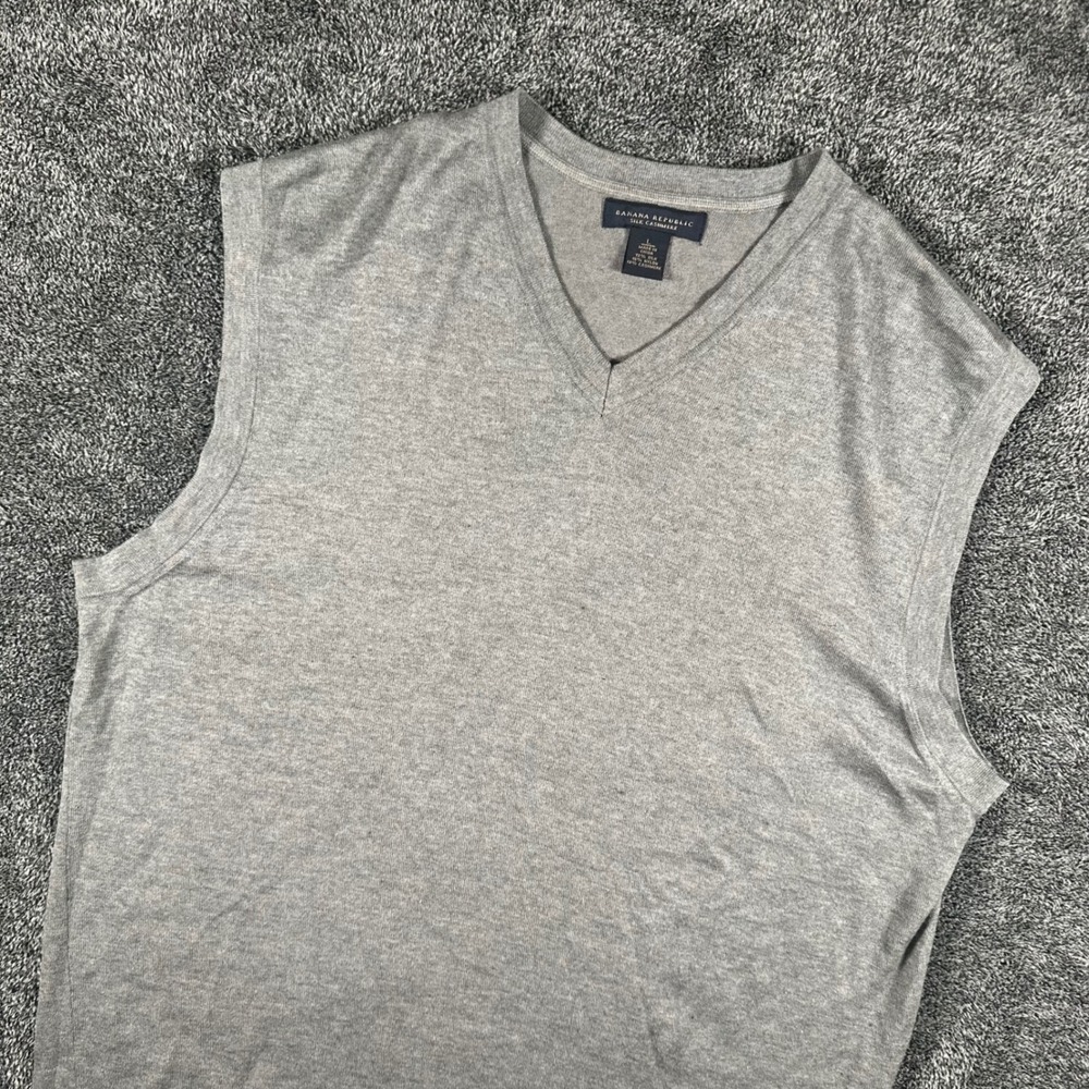 Banana Republic Sweater Vest Mens L Silk Cashmere Gray V-Neck Sleeveless Knit